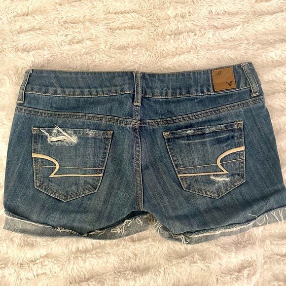 American Eagle low waisted distressed jean shorts - Picture 2 of 2